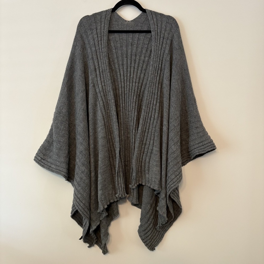100% Wool Knit Oversized Shawl Poncho Gray Quiet Luxury Asymmetrical Layer Italy